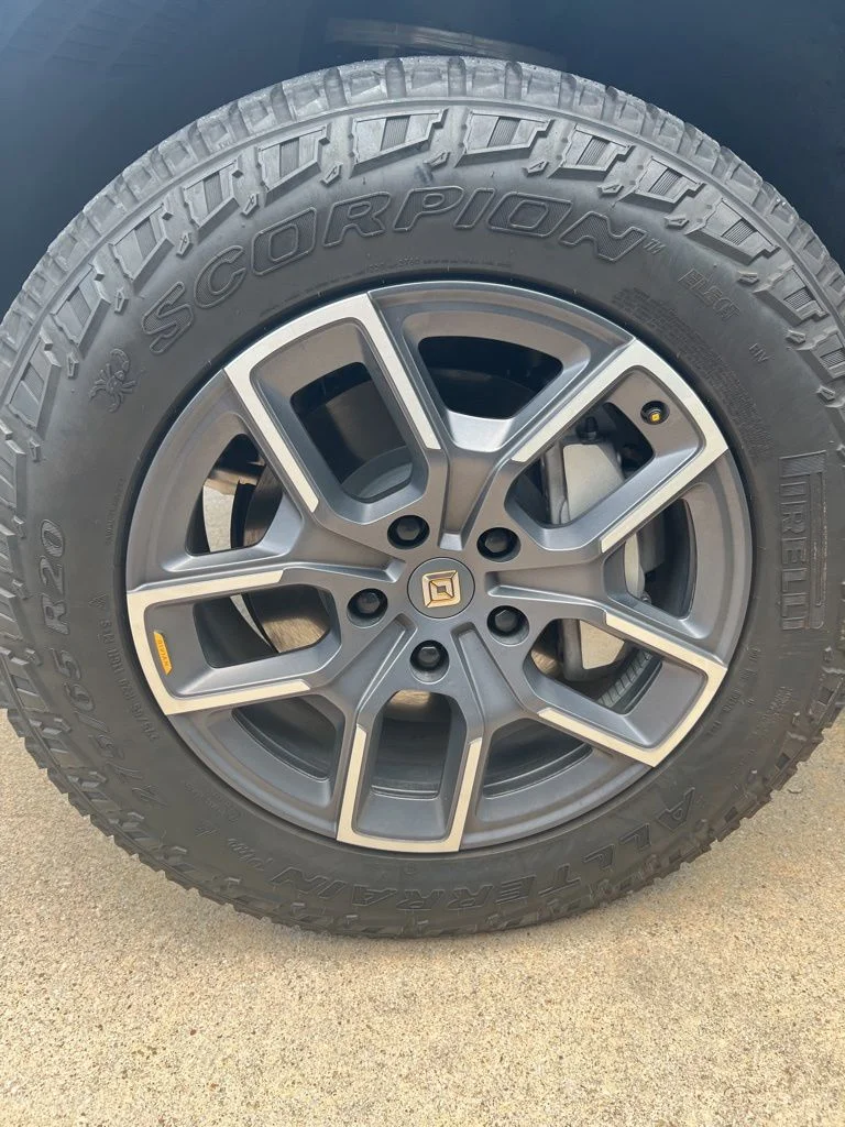 Used 2025 Gray Rivian  image 7