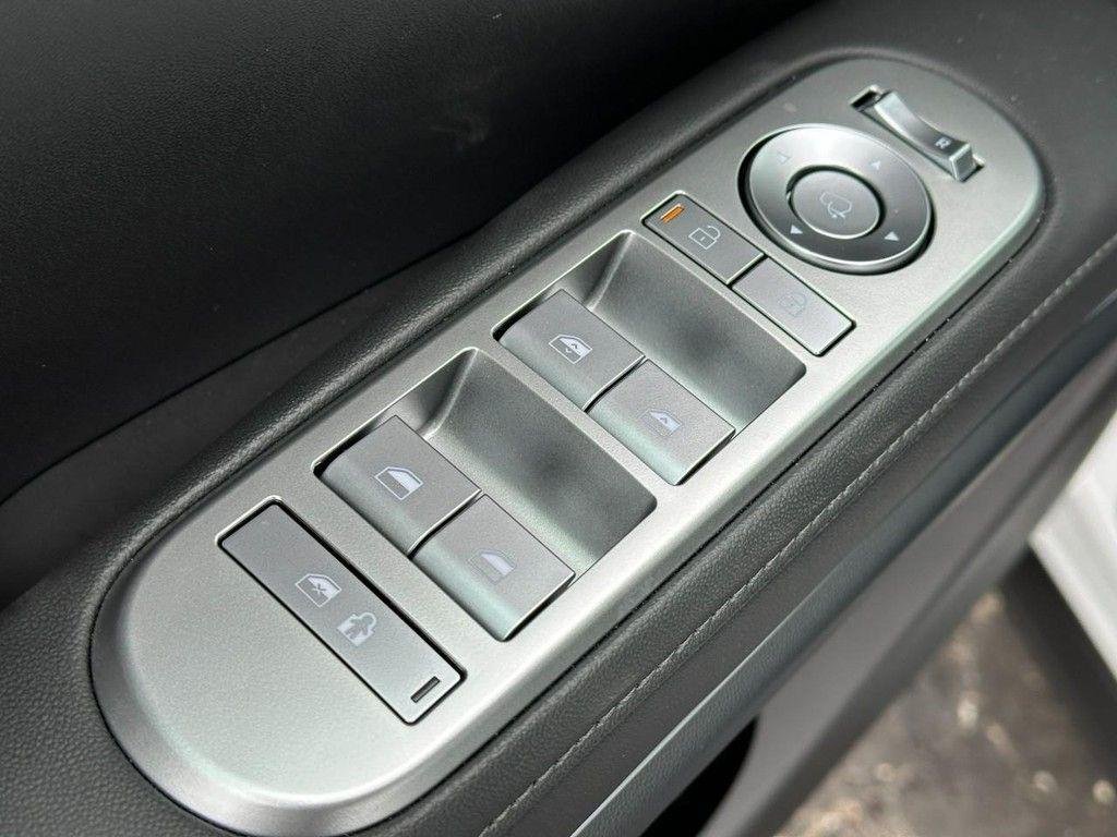 New 2026 White Hyundai Limited AWD image 10