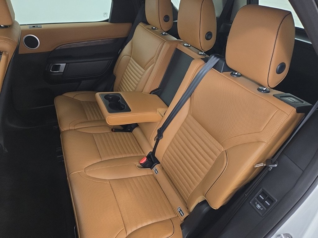 Used 2018 Fuji White Land Rover HSE Luxury image 21