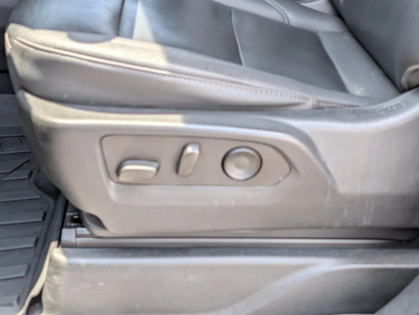 Used 2023 SILVER SAGE METALLIC Chevrolet LT image 11