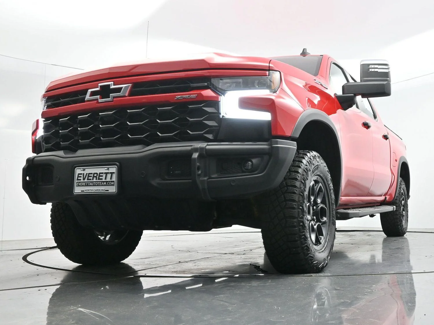 Used 2024 Red Hot Chevrolet ZR2 image 49