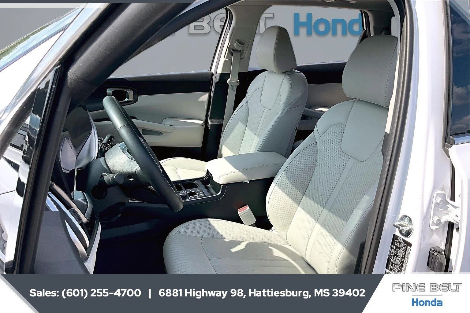 Used 2025 Glacial White Pearl Kia S image 18