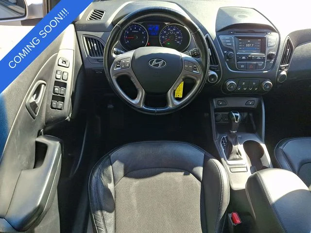 Used 2015 Silver Hyundai SE image 17