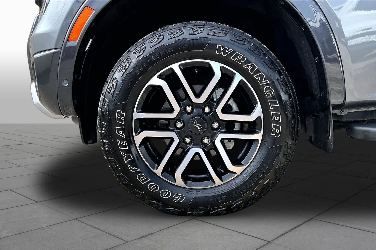 Used 2024 Carbonized Gray Ford LARIAT image 13