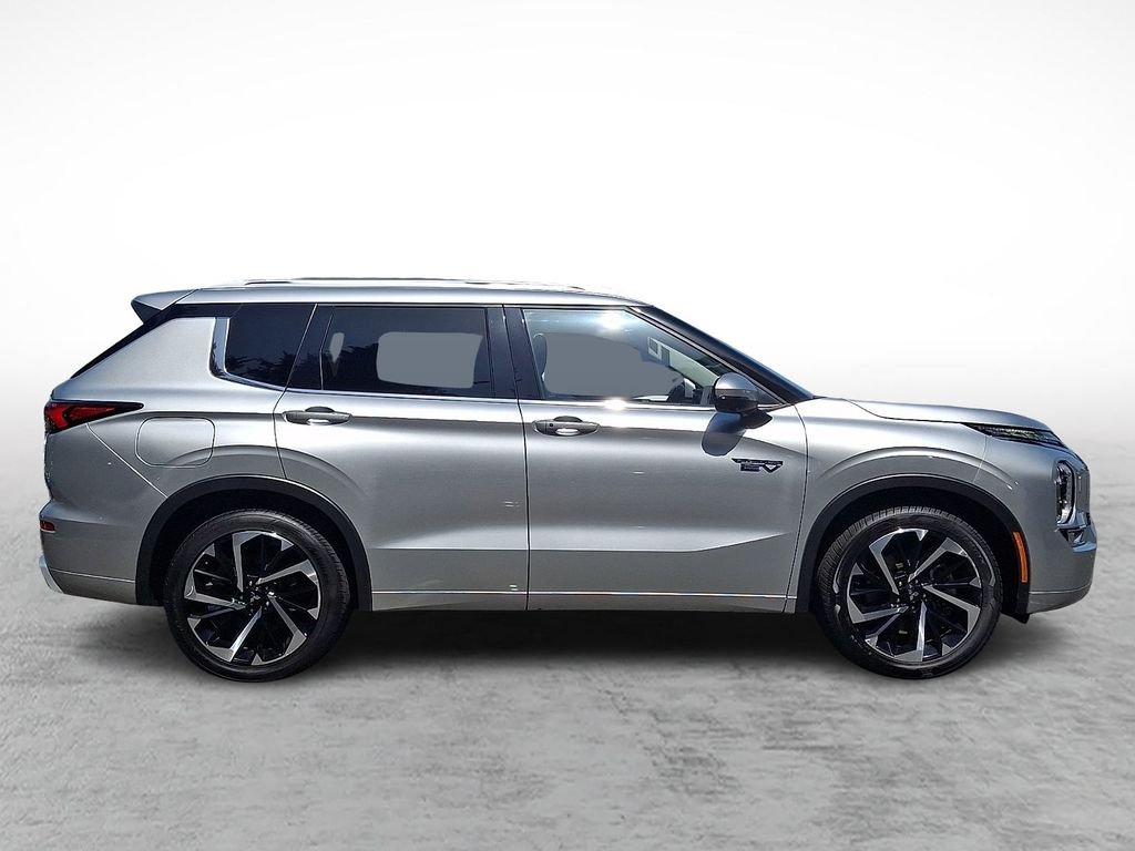 Used 2024 Silver Mitsubishi SEL image 7