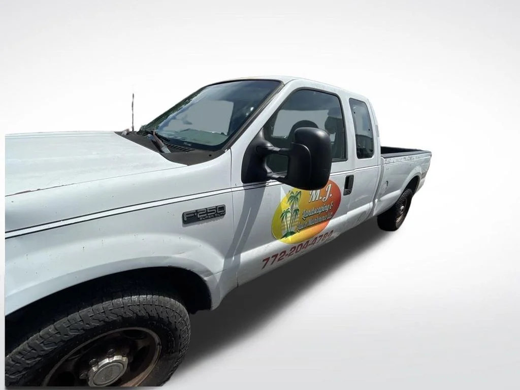 Used 2002 White Ford XL image 8