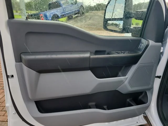 New 2026 Oxford White Ford XL image 17