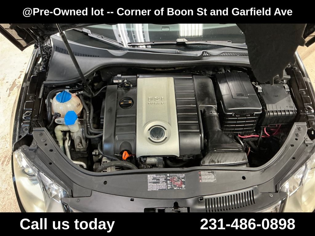 Used 2007  Volkswagen 2.0T image 9