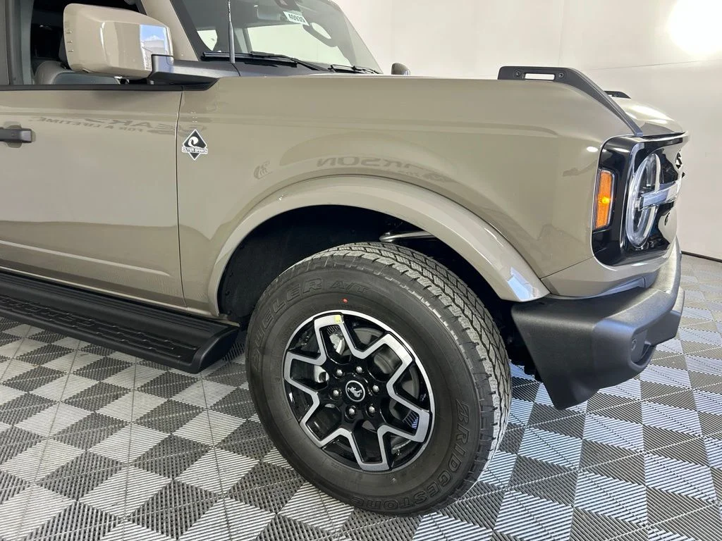 New 2026 Gray Ford Outer Banks image 5