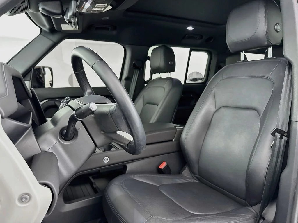 Used 2024 Black Land Rover S image 21