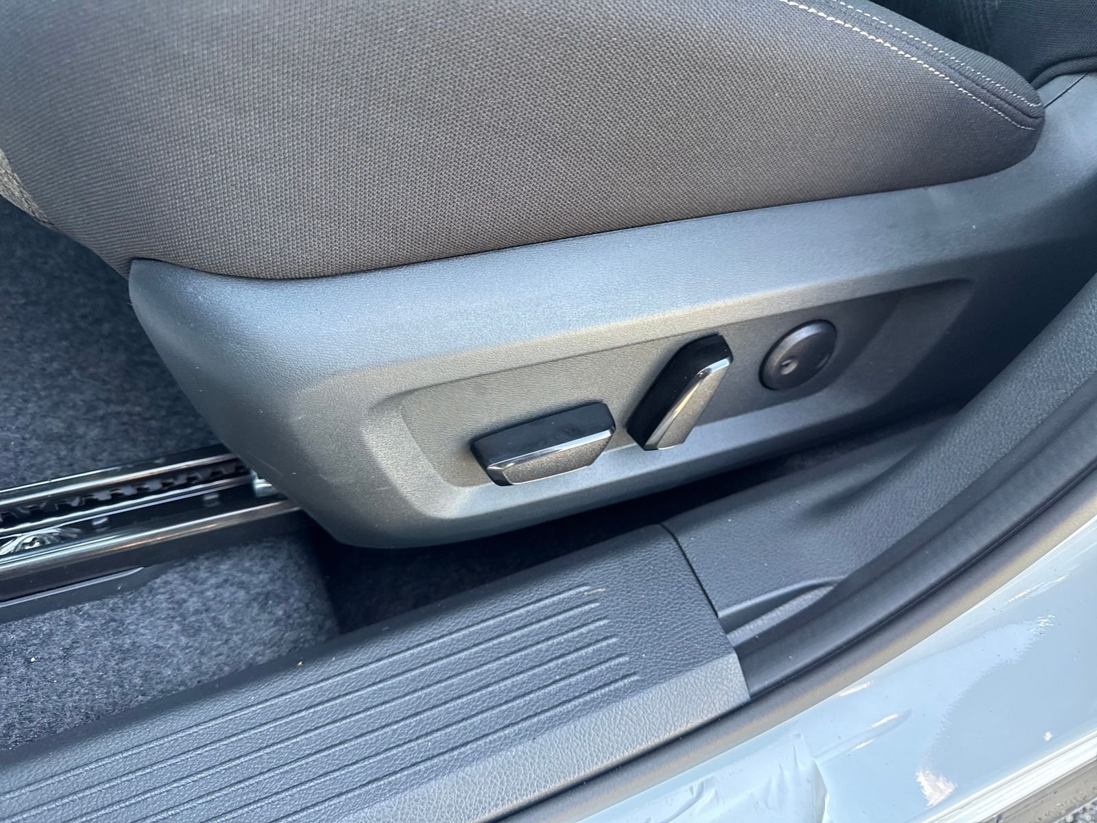 New 2026 Nissan Rogue SV 4D Sport Utility