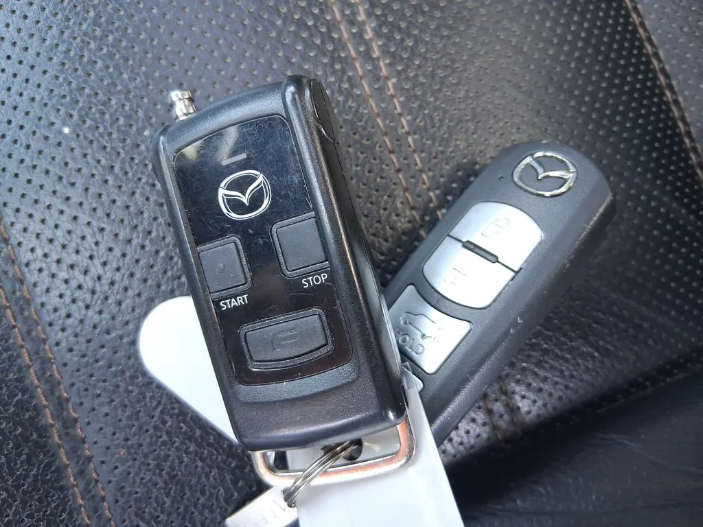 Used 2018 Blue Mazda Grand Touring image 13