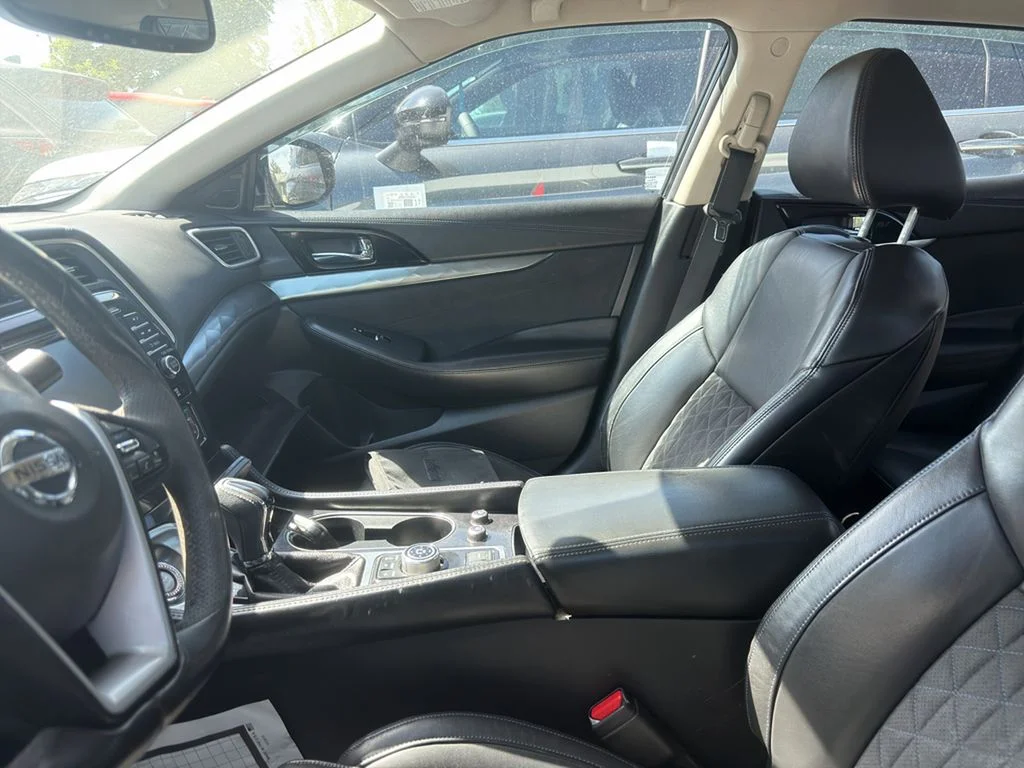 Used 2016 Pearl White Nissan 3.5 SR image 4