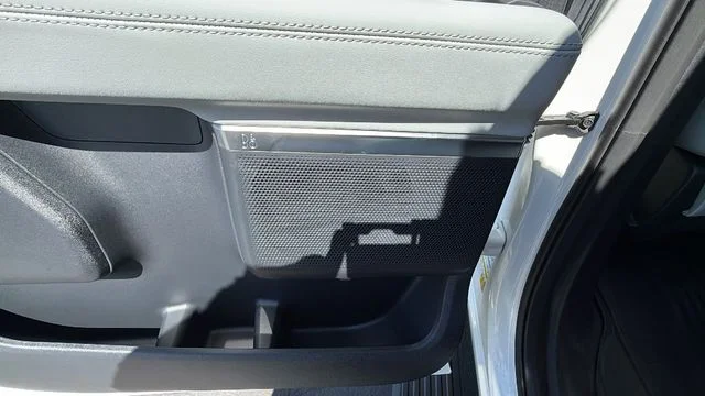 New 2027 Star White Metallic Tri-Coat Ford MAX Platinum image 17