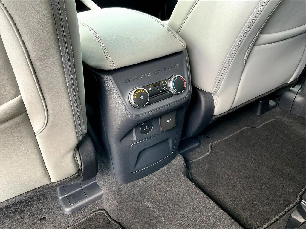 New 2026 Carbonized Gray Metallic Ford Active image 18