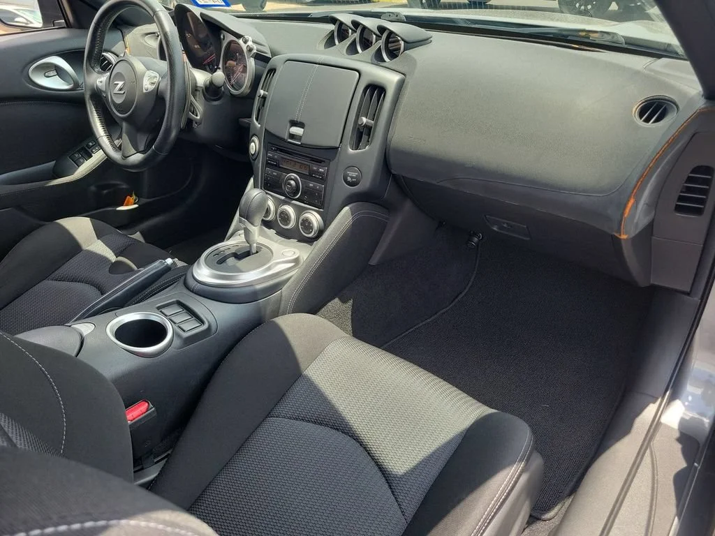 Used 2011 Gray Nissan 2dr Cpe Auto image 23