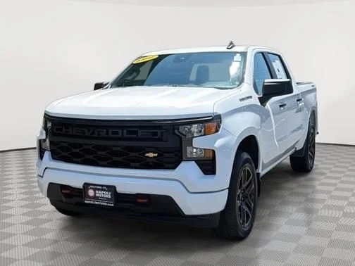 Used 2024 White Chevrolet Custom image 7