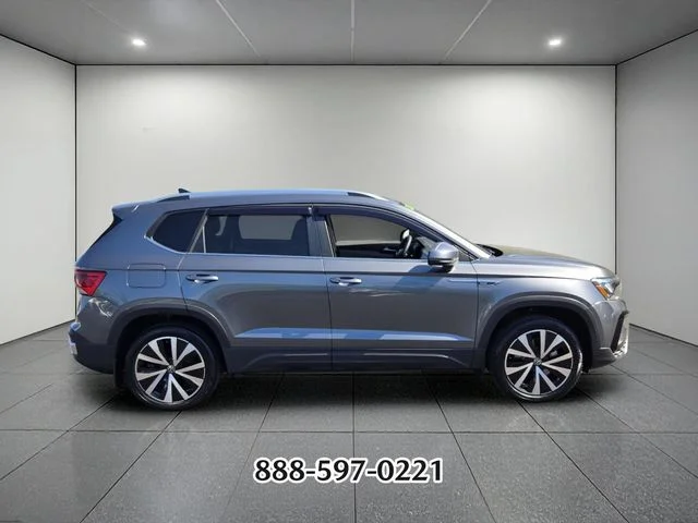Certified Used 2024 Platinum Gray Metallic Volkswagen 1.5T SE image 6