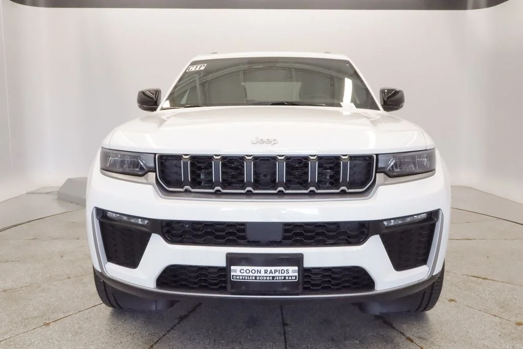 New 2026 Bright White Clear-Coat Exterior Paint Jeep Limited image 2