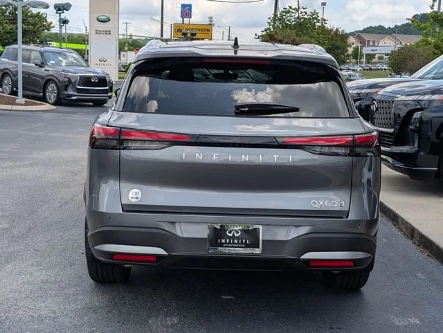 New 2027 GRAPHITE SHADOW INFINITI LUXE image 6