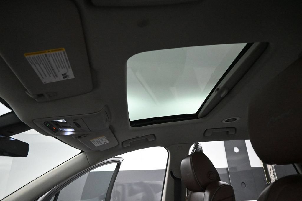 Used 2019 Includes Satin Nickel lower exterior accent color.) Buick Avenir image 16