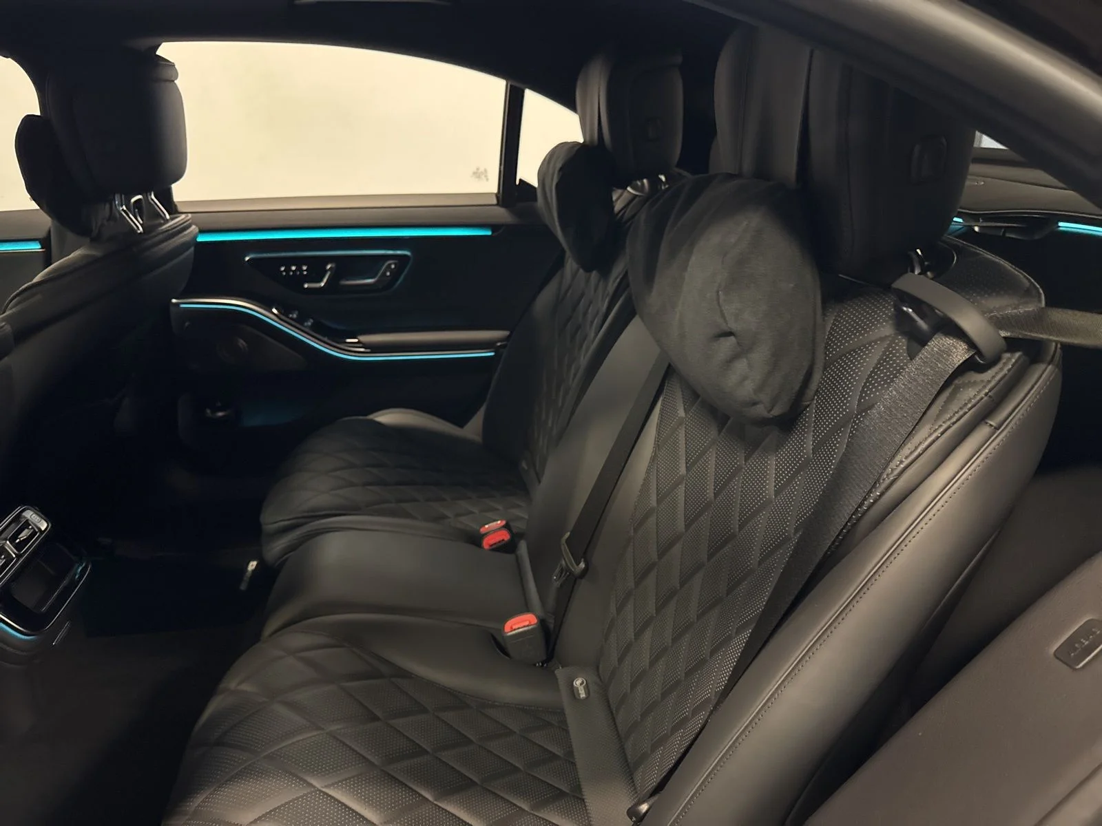 Used 2022 Black Mercedes-Benz S 580 image 17