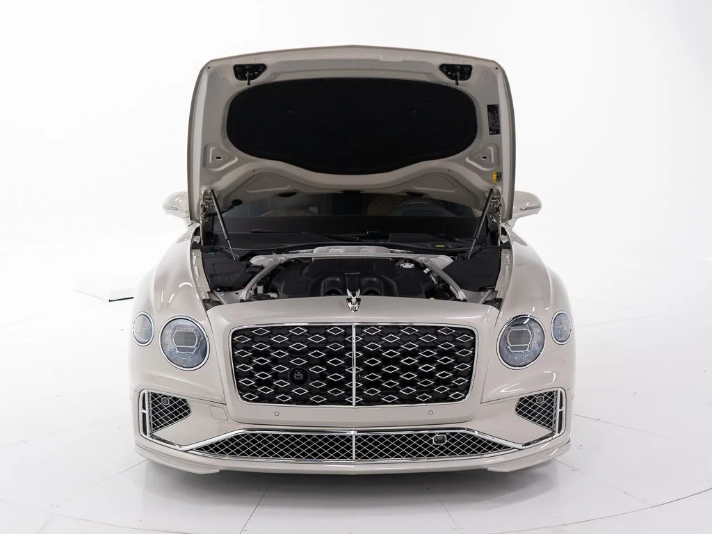 Used 2025 White Sand - by Mulliner Bentley Mulliner image 49