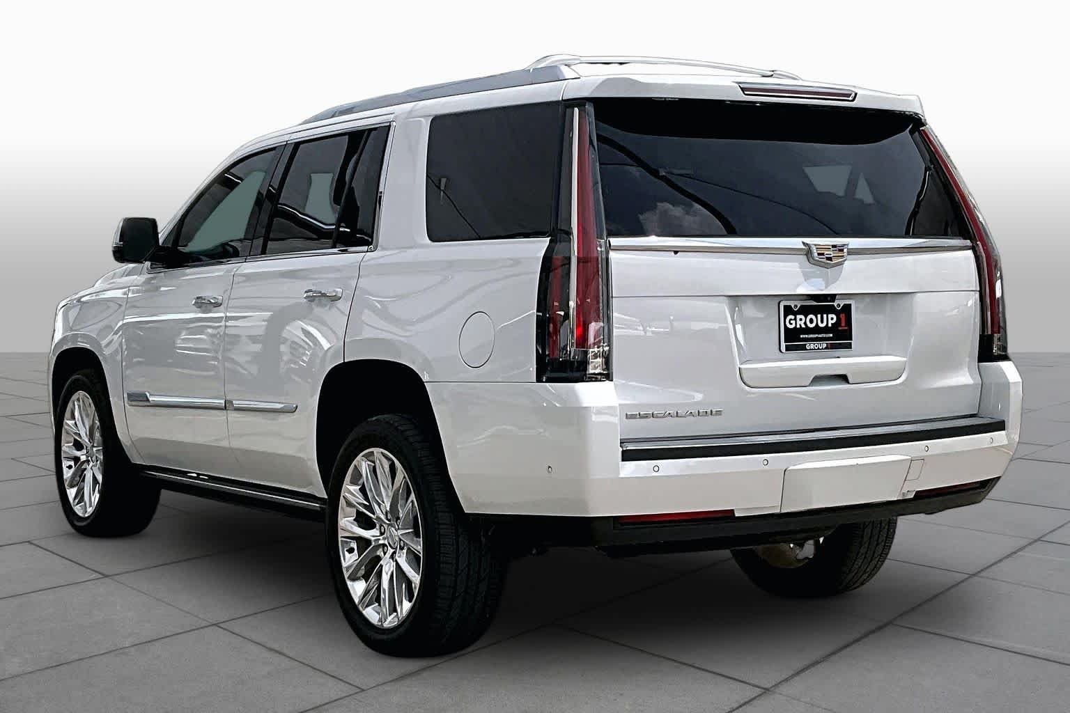 Used 2020 Crystal White Tricoat Cadillac Premium Luxury image 12