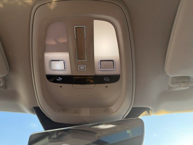 Certified Used 2023 Onyx Black Metallic Volvo Plus Bright Theme image 17