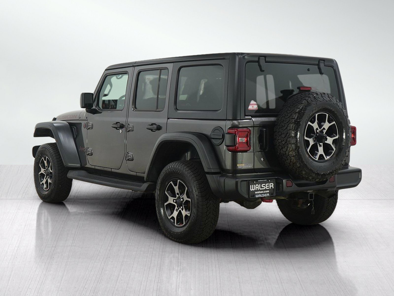 Used 2019 Granite Crystal Metallic Clearcoat Jeep Unlimited Rubicon image 3