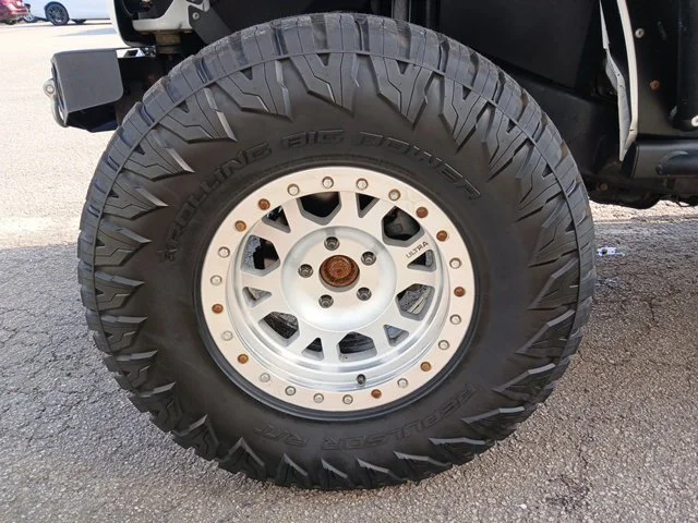 Used 2018 White Jeep Unlimited Sahara image 50