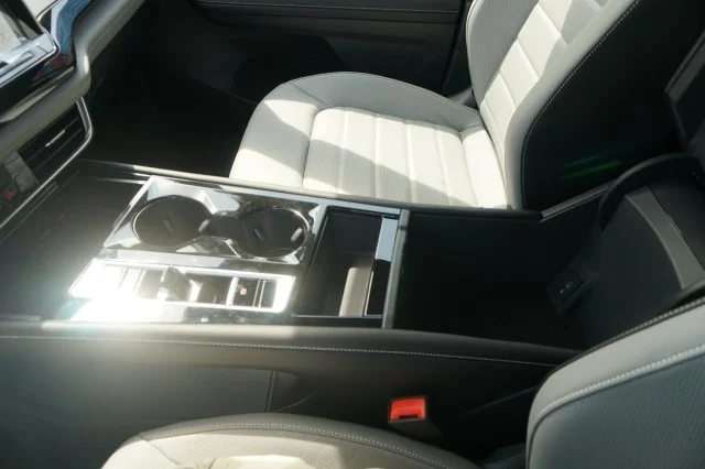 2024 Volkswagen Atlas Cross Sport SEL R-LINE - Photo 32
