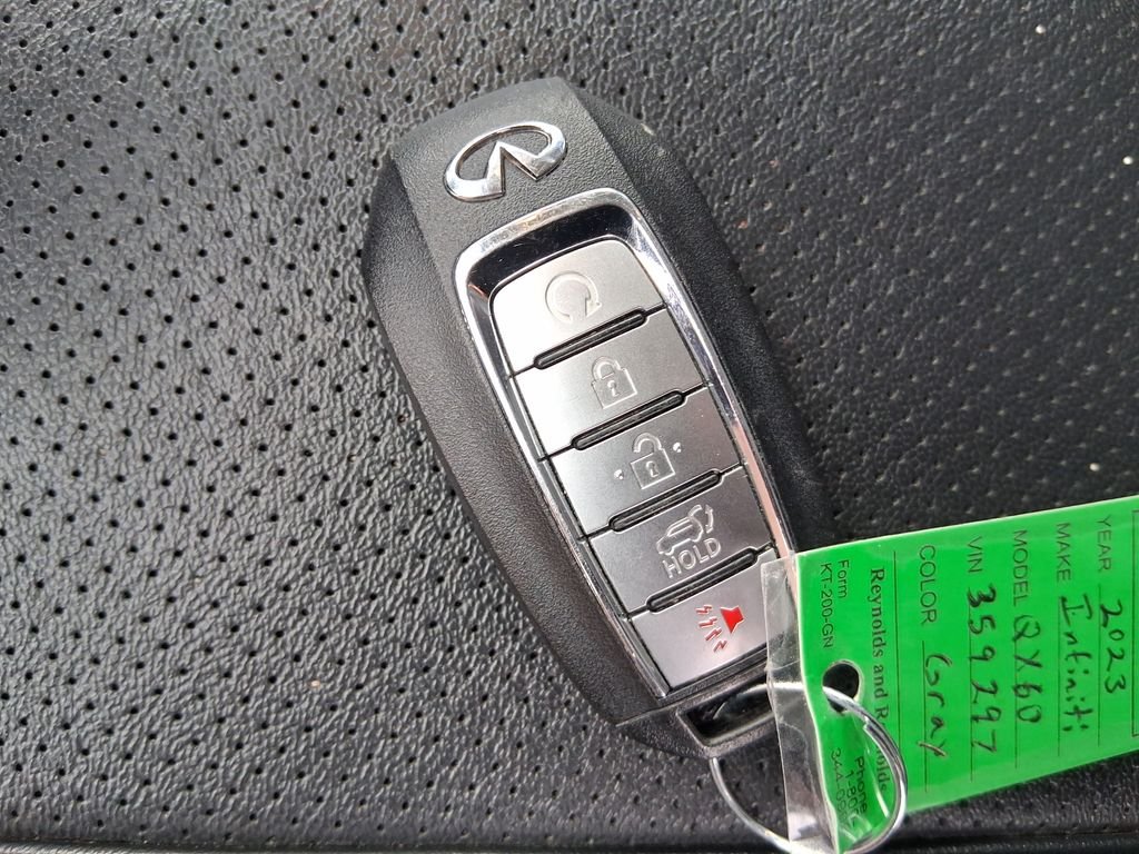 Used 2023 Gray INFINITI LUXE image 10