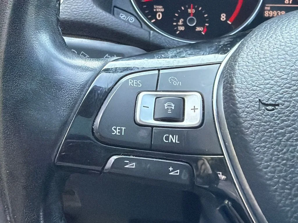 Used 2018 Black Volkswagen 2.0T SE image 24