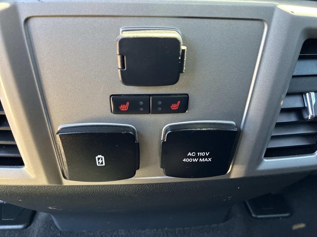 Used 2022 White Ford Lariat image 14