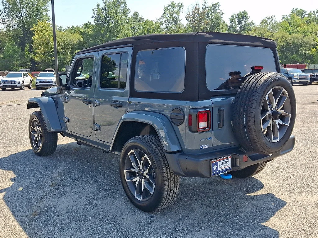 Used 2024 Anvil Clear Coat Jeep Sport S image 8