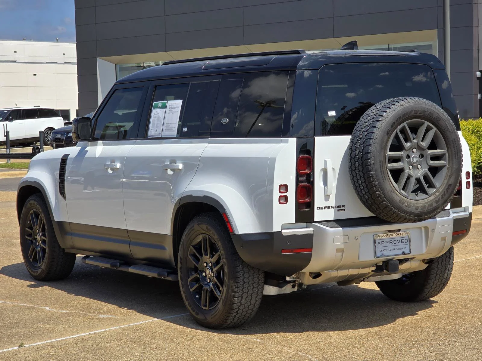 Certified Used 2023 Fuji White Land Rover SE image 6