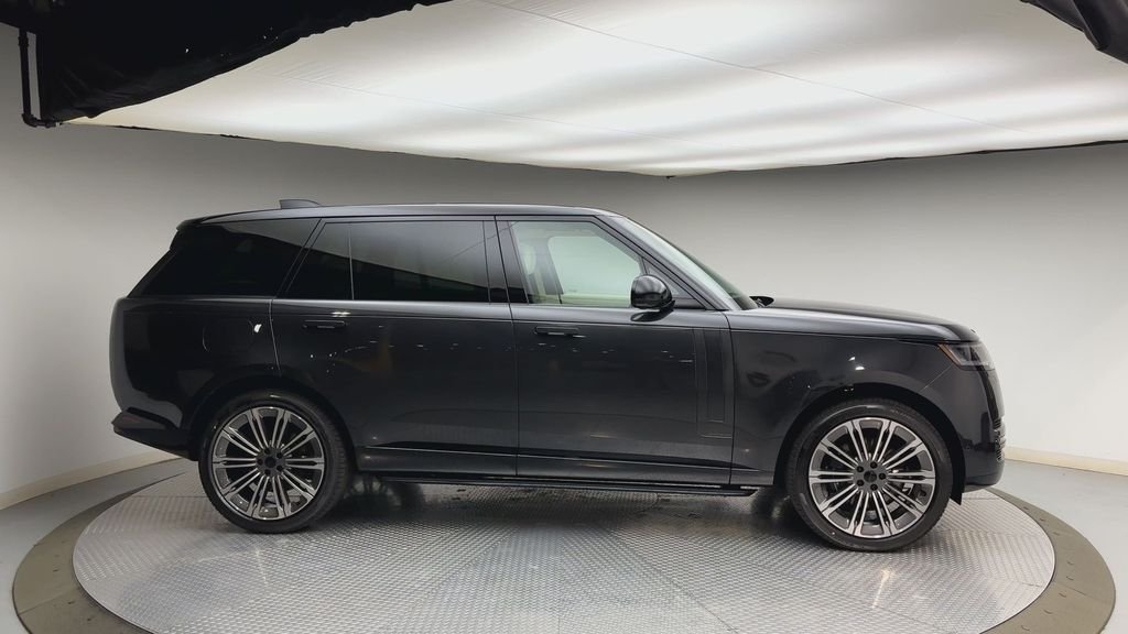New 2026 Carpathian Grey LAND ROVER Autobiography image 9