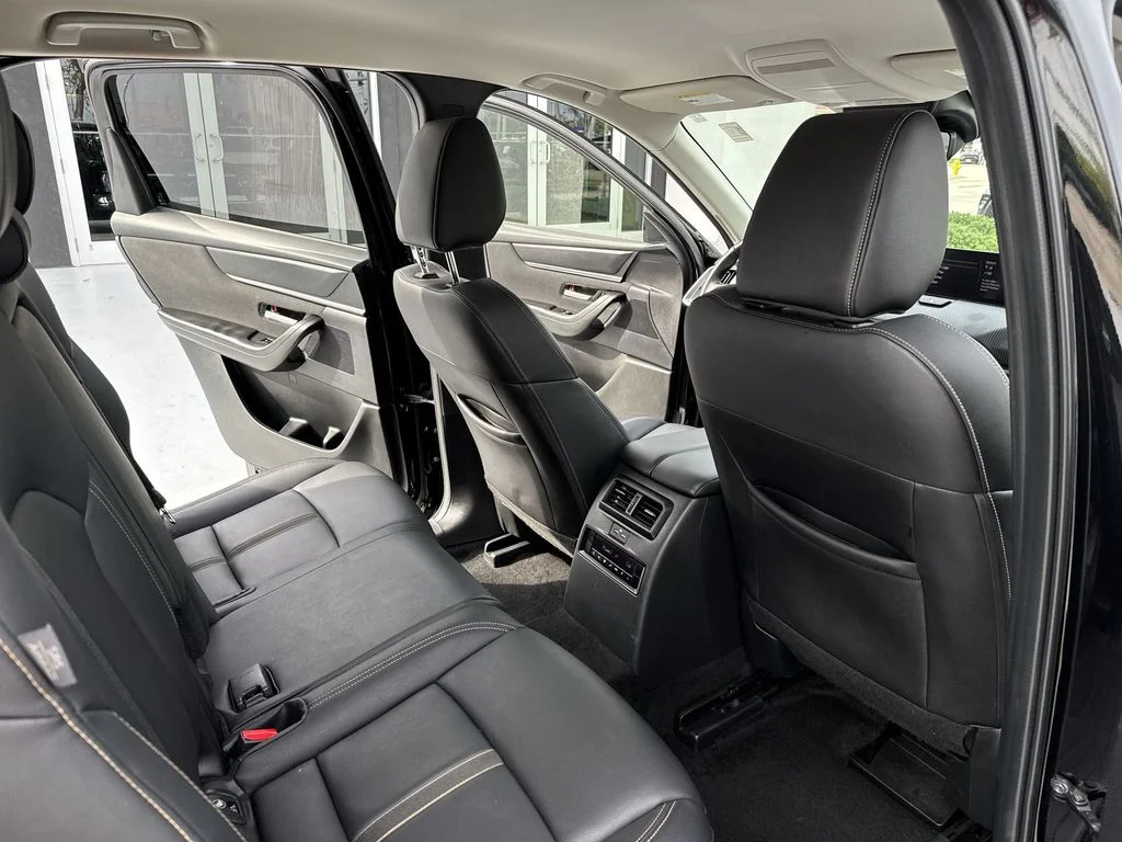 Used 2025 Jet Black Mazda 3.3 Turbo Select image 33