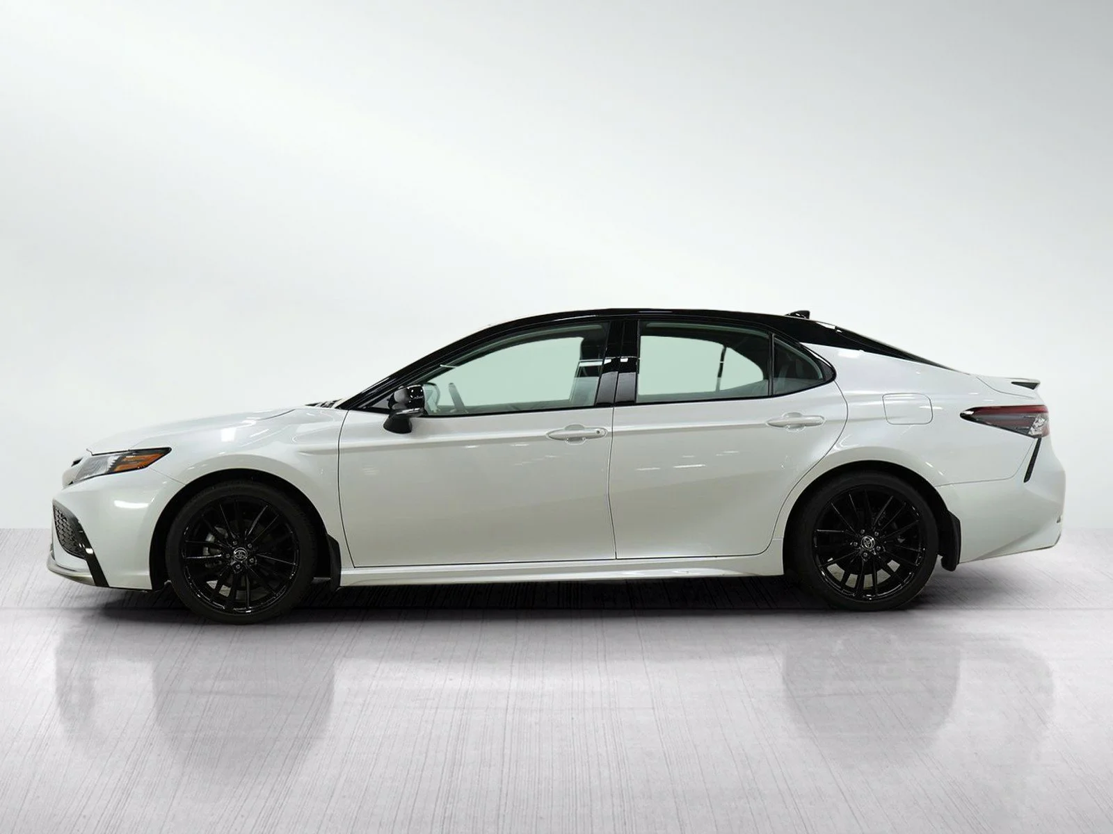 Used 2023 Toyota Camry XSE with VIN 4T1K61BK4PU081482 for sale in Burnsville, Minnesota
