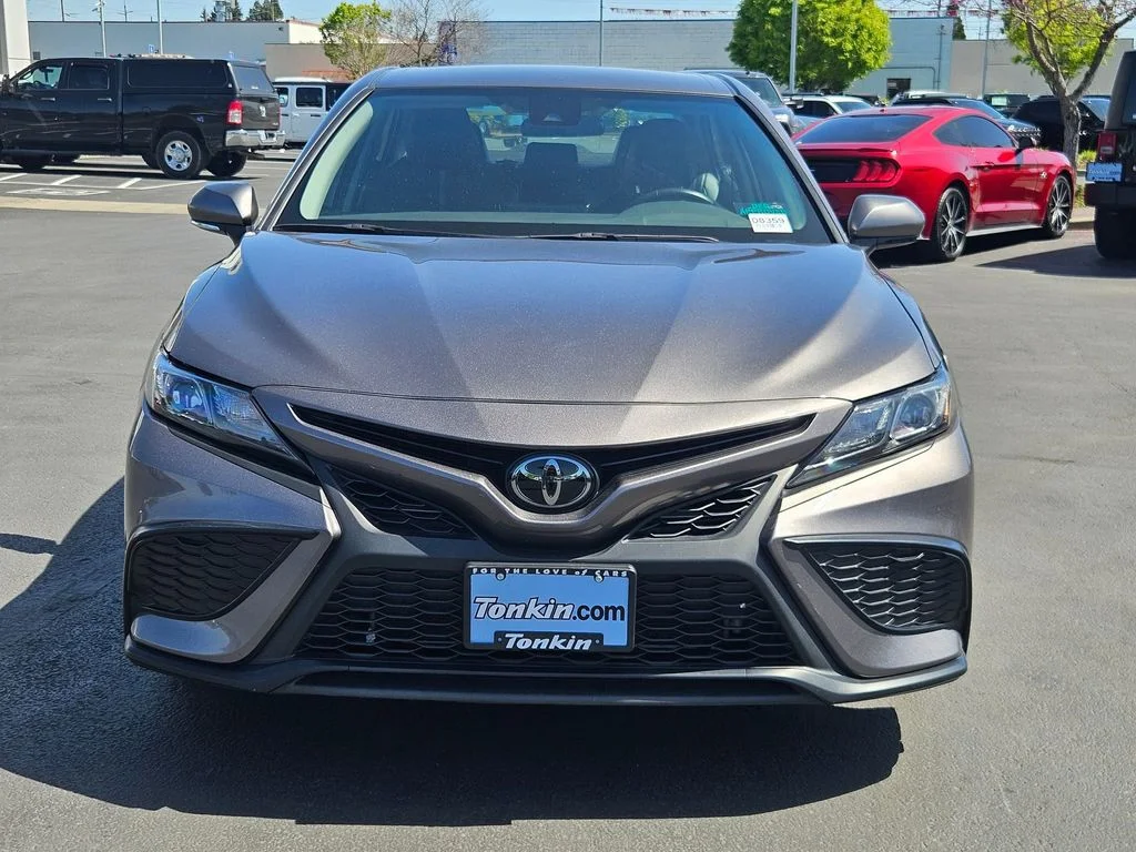 Used 2024 Predawn Gray Mica Toyota SE image 9