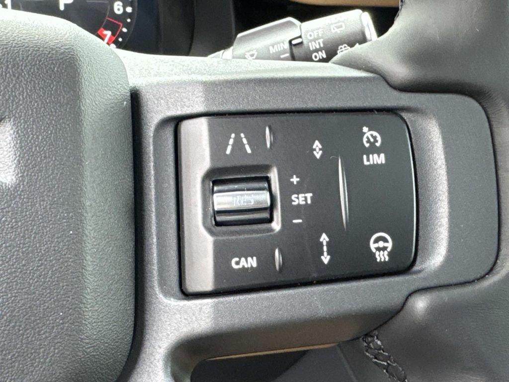 New 2026 Fuji White Land Rover S image 30