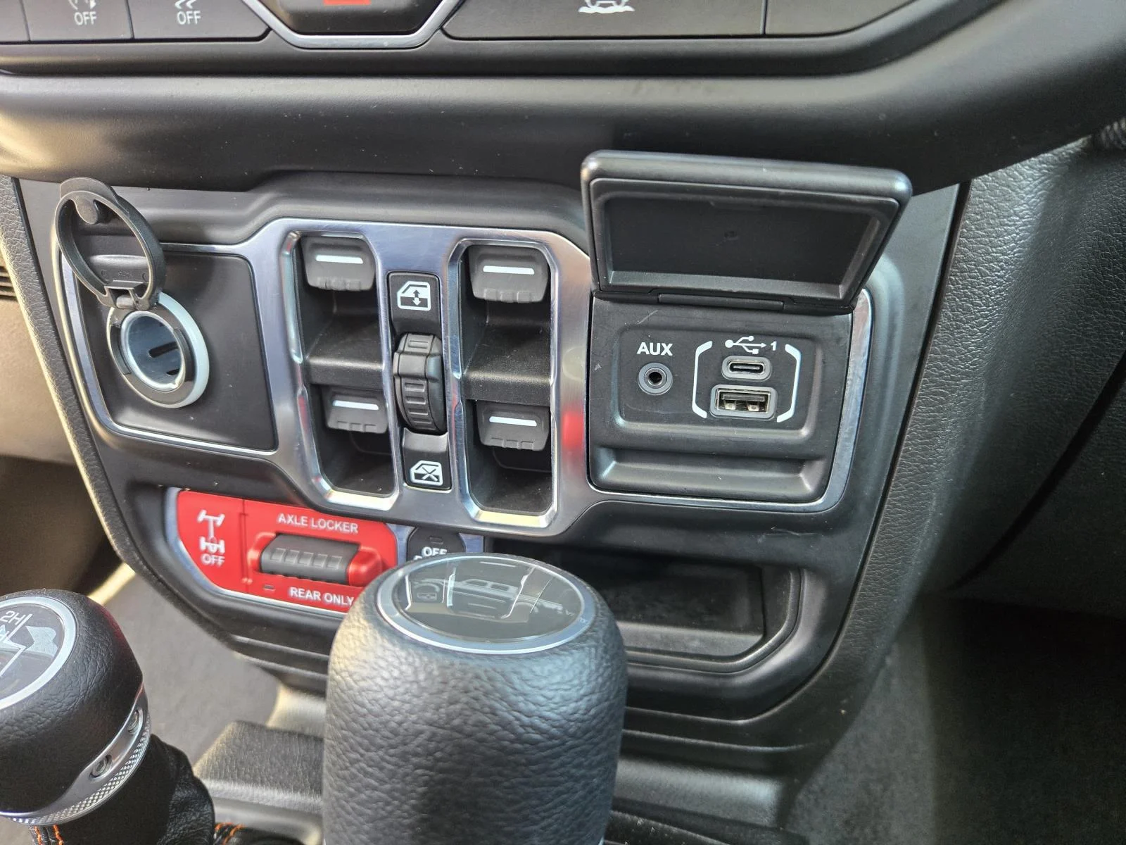 2021 Jeep Gladiator Mojave - Photo 13