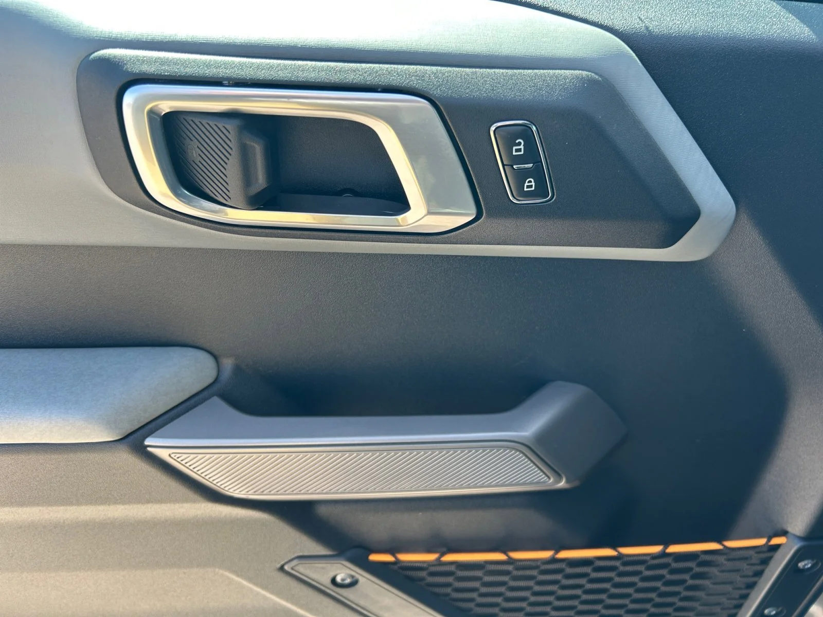 Used 2023 carbonized gray Ford Badlands Hardtop 4x4 Leather image 17