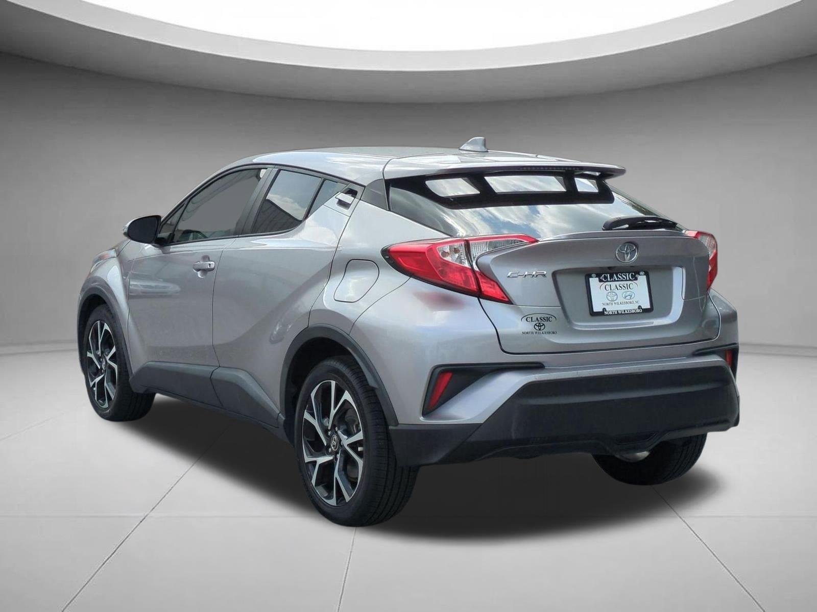 Used 2019 Silver Knockout Metallic Toyota XLE image 3