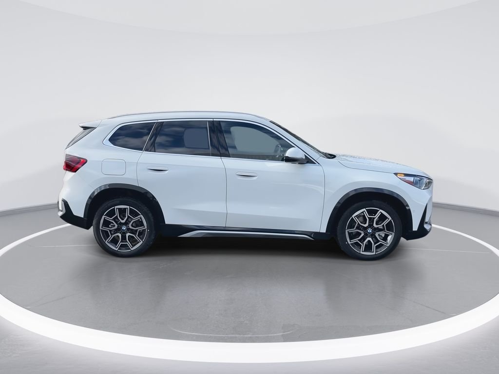 Used 2026 Alpine White BMW xDrive28i image 9
