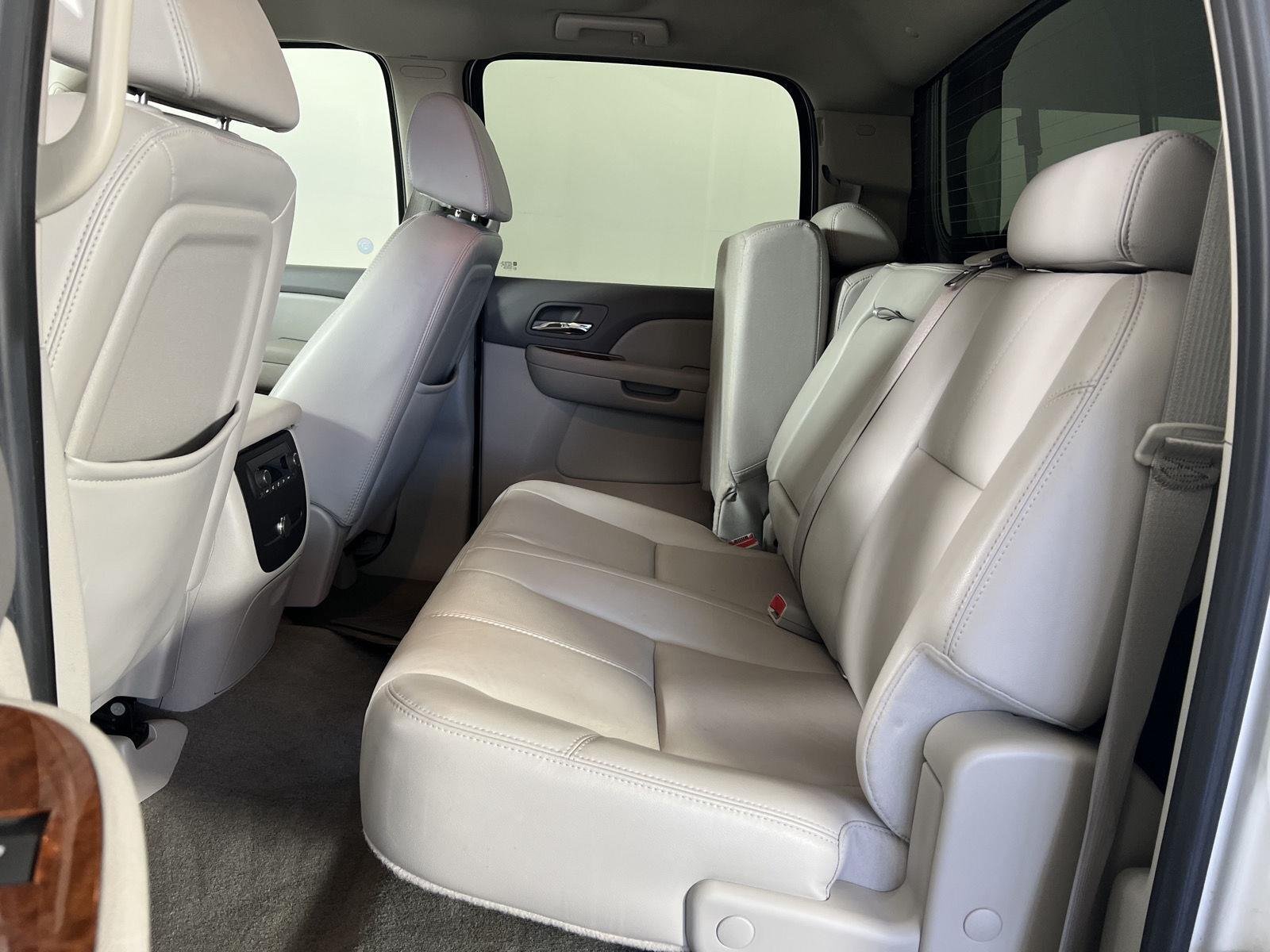 Used 2007 Summit White GMC SLT image 16