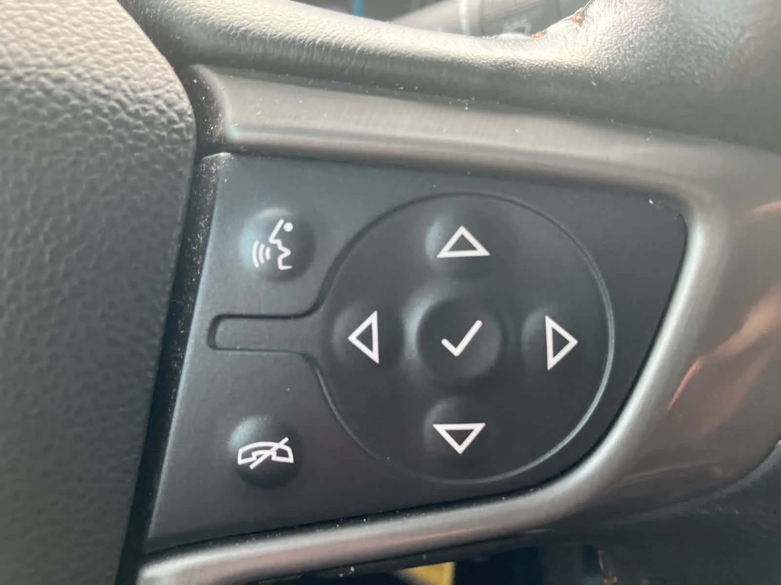 Used 2021 Summit White GMC 4WD AT4 w/Leather image 20