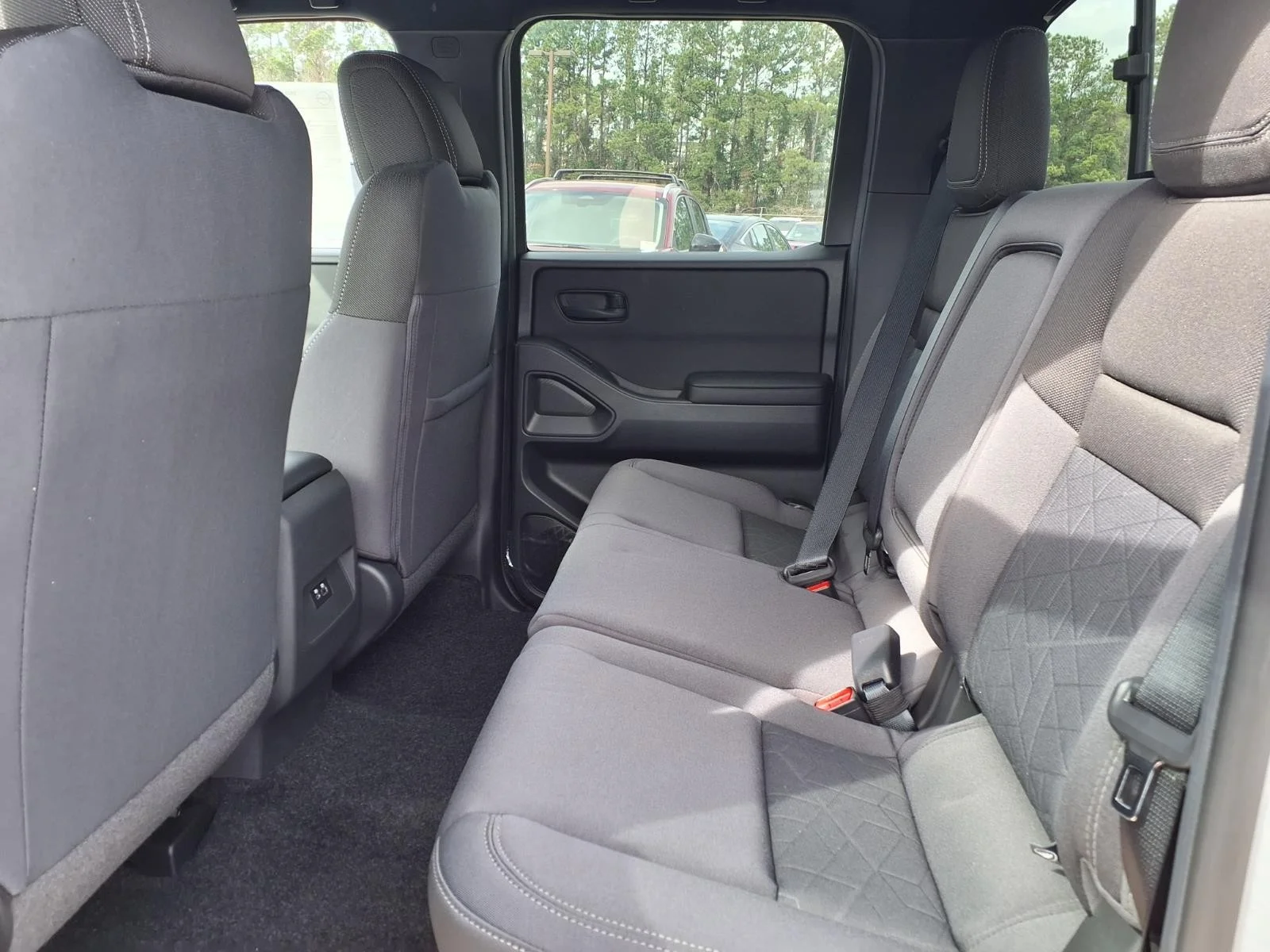 2026 Nissan Frontier Crew Cab SV - 8
