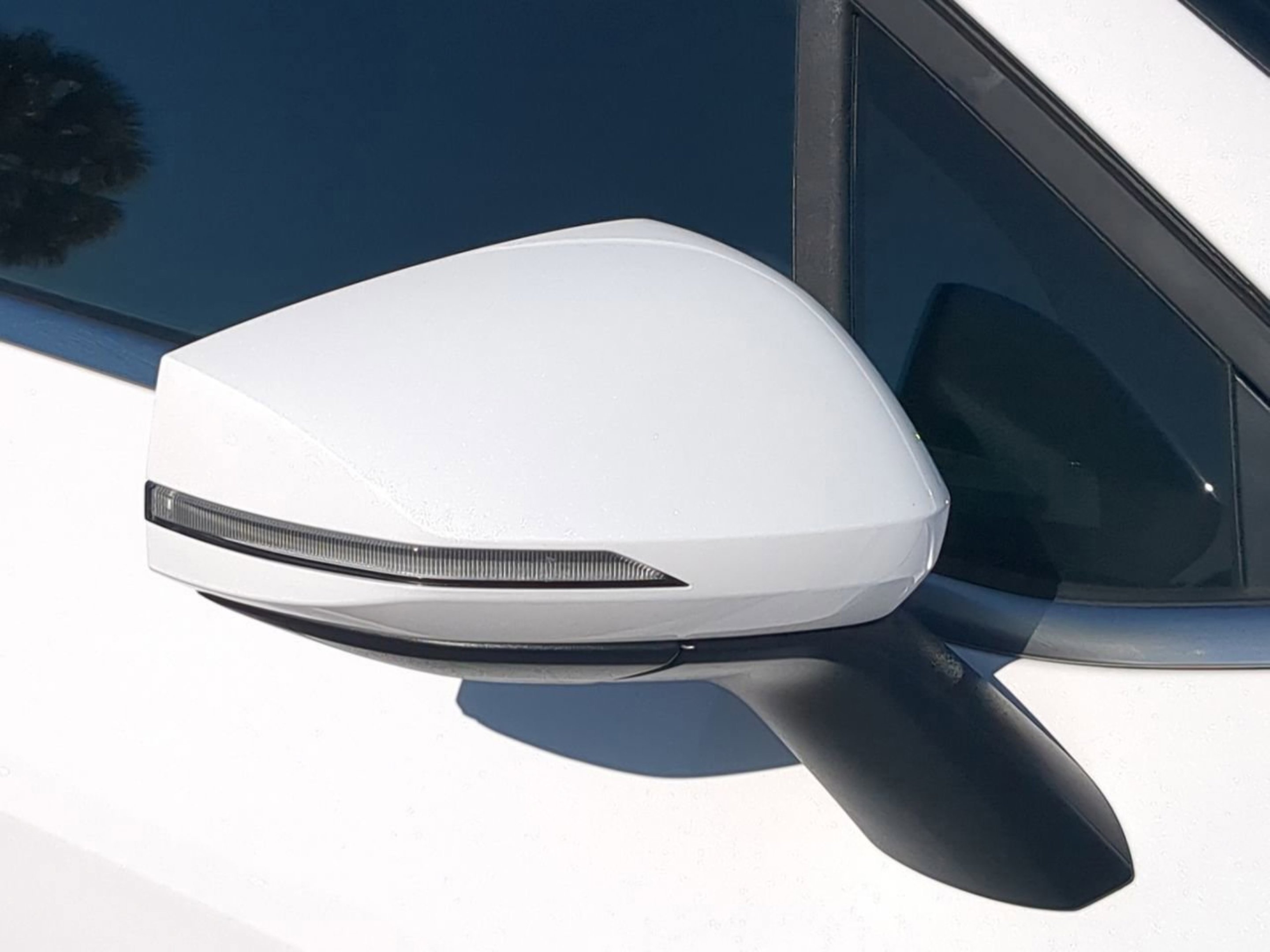 New 2026 Glacial White Pearl Kia LX image 33